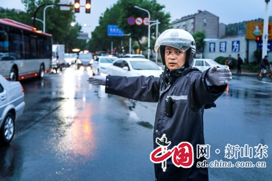 淄博公安交警：強降雨天氣全力保道路安全暢通